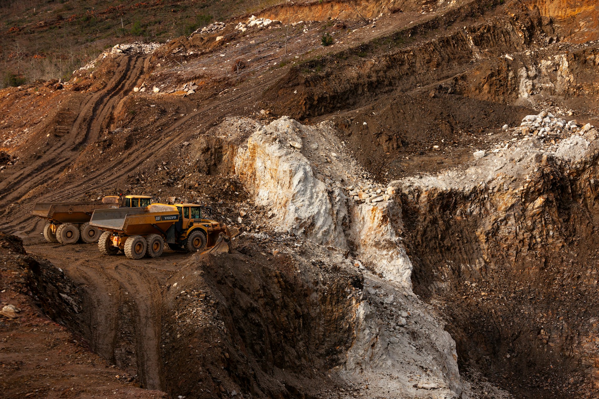 mining_01.jpg